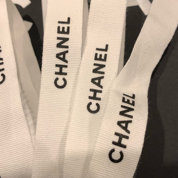 Chanel white ribbon - Picture 3 of 3